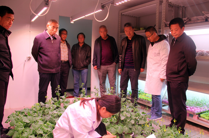 1571909592114649.jpg 1院士_副本.jpg